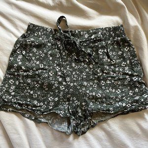 Sky and Sparrow Floral Shorts